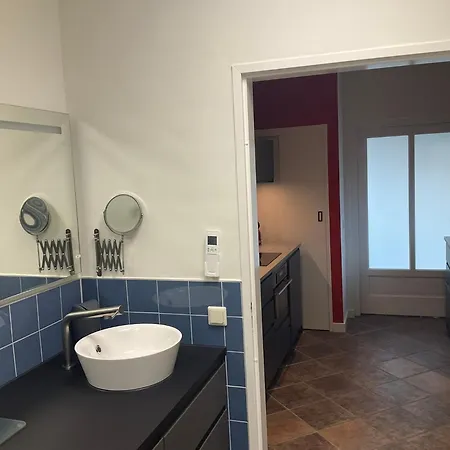 African Tree アパート