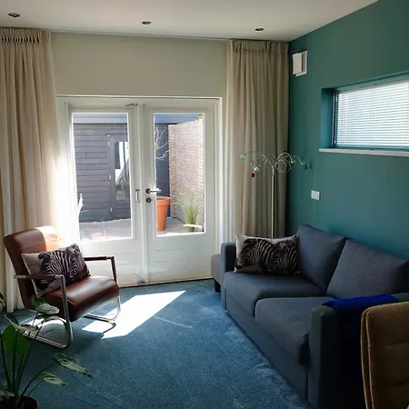 Apartment African Tree