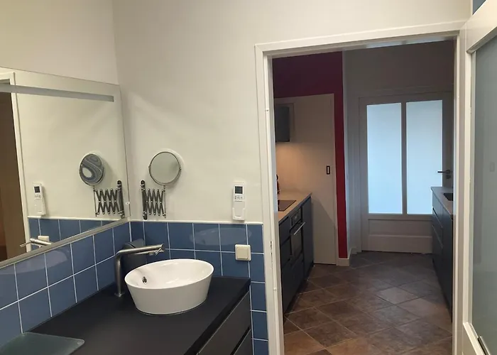 African Tree Apartment